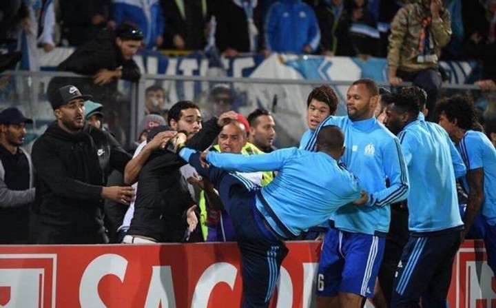 Kung fu Panda! Evra kopol do hlavy fanúšika vlastného mužstva